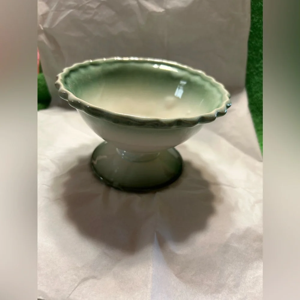 Planter - Picture 2 of 9